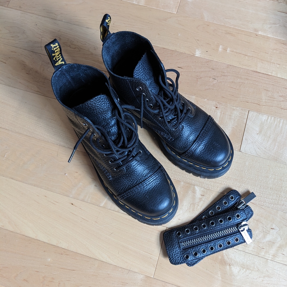 Dr. Martens Sinclair Boots